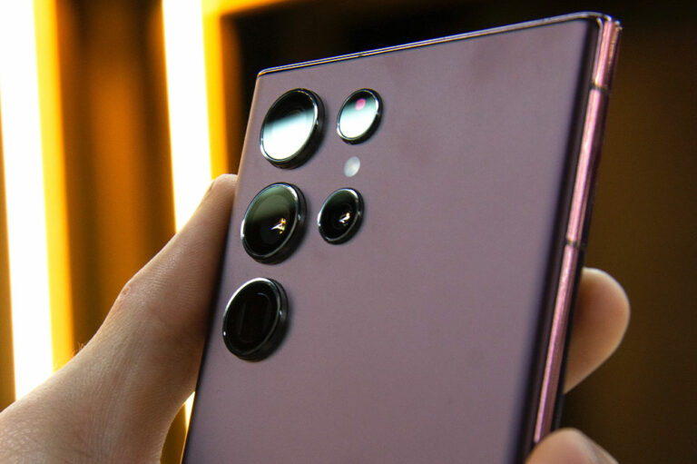 Get the new Samsung Galaxy S22 with AT&T offers